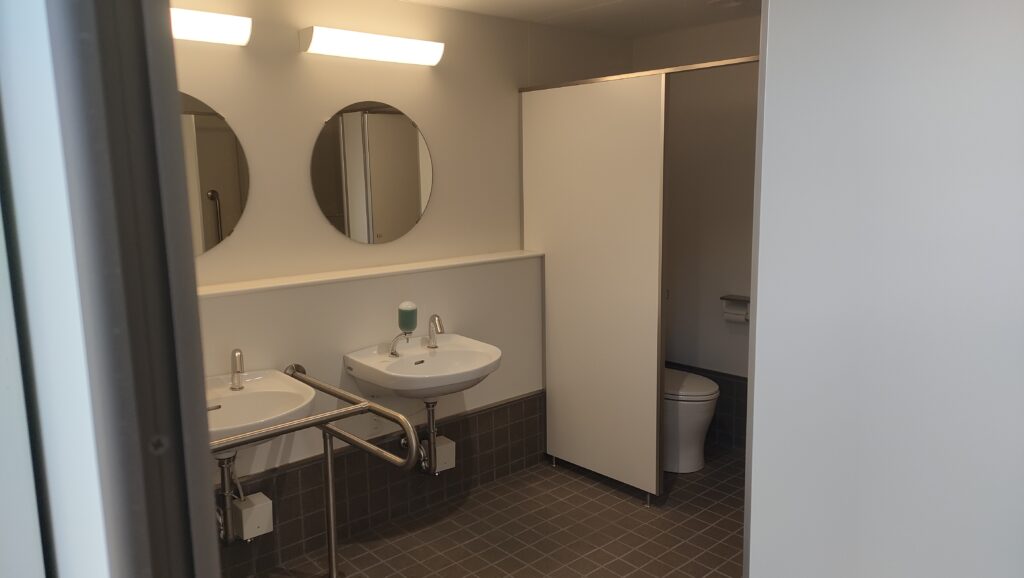 女子トイレ手洗い場